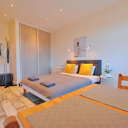 Gertrudes Residence Stay In Light-Filled Studio Apartment In Central Riga Exteriér fotografie